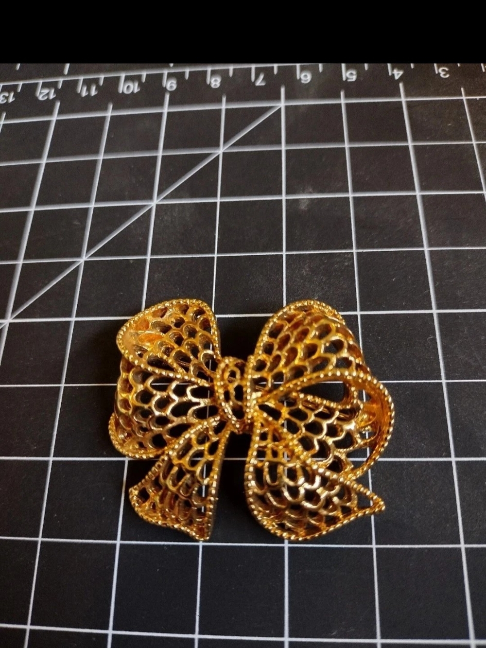 Vintage Napier Signed Gold Tone Filigree Bow Brooch Pin Openwork Mesh Ribbon